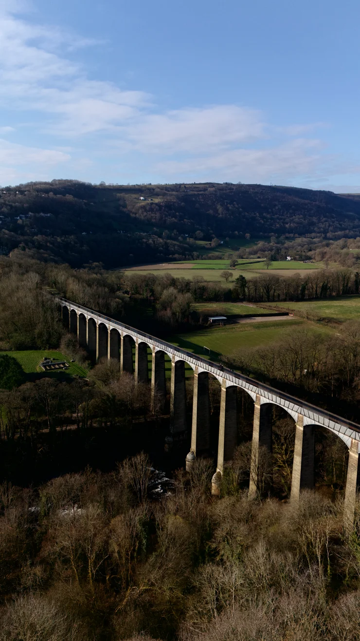 Pontcysyllte Aqueduct Walk, Llangollen (14 km)