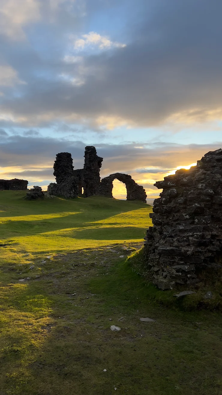 Castell Dinas Bran Hike, Llangollen (4.5 km)